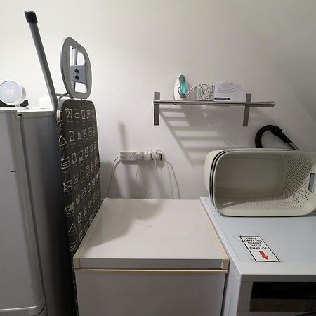 R3 - Cozy Small Double - City & Beach Access, Wifi, Free Parking - Self Catering Swansea Eksteriør billede