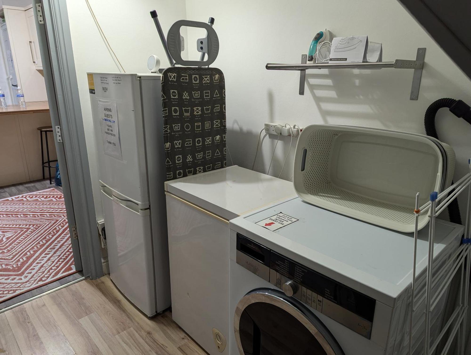 R3 - Cozy Small Double - City & Beach Access, Wifi, Free Parking - Self Catering Swansea Eksteriør billede