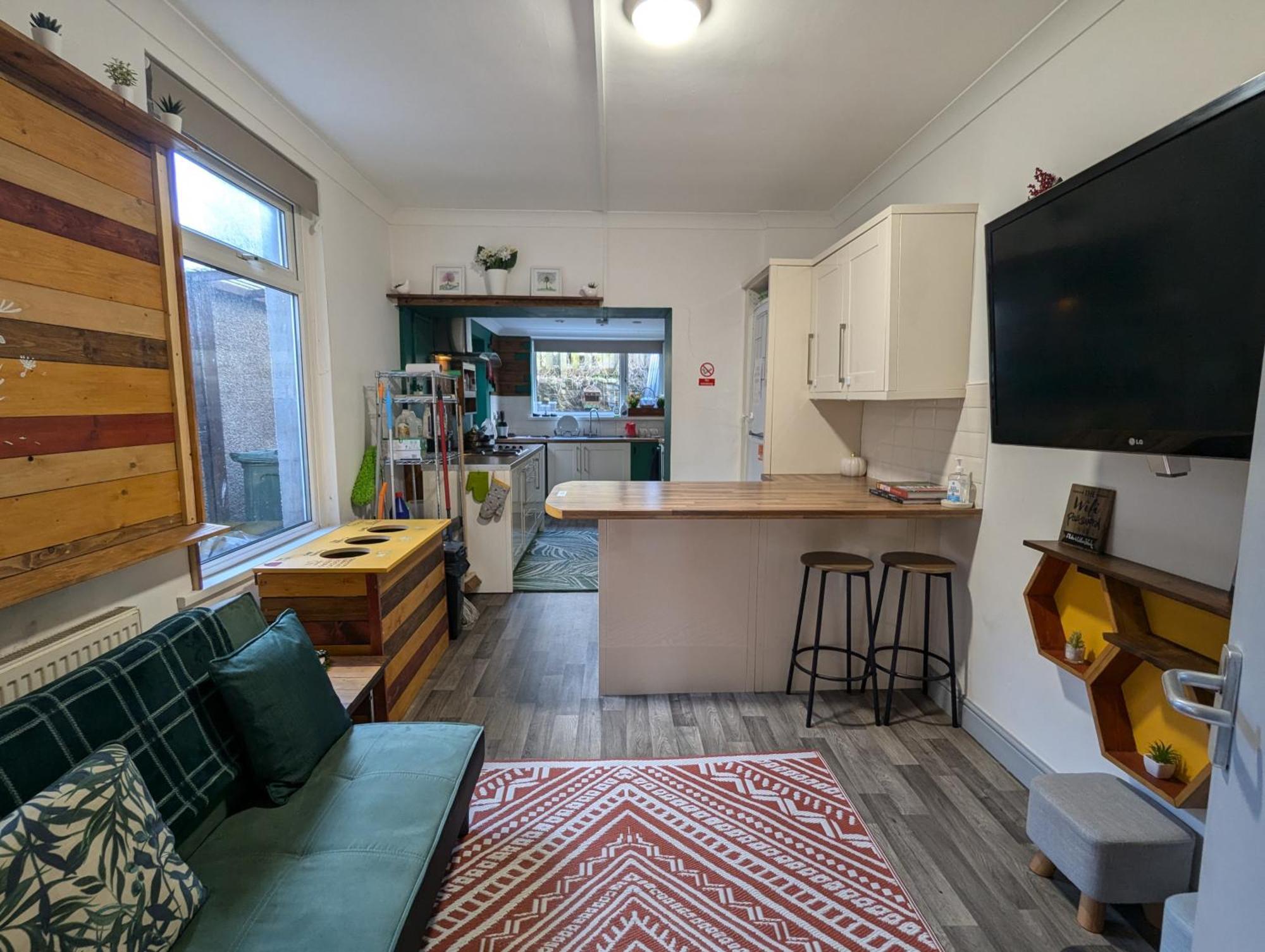 R3 - Cozy Small Double - City & Beach Access, Wifi, Free Parking - Self Catering Swansea Eksteriør billede